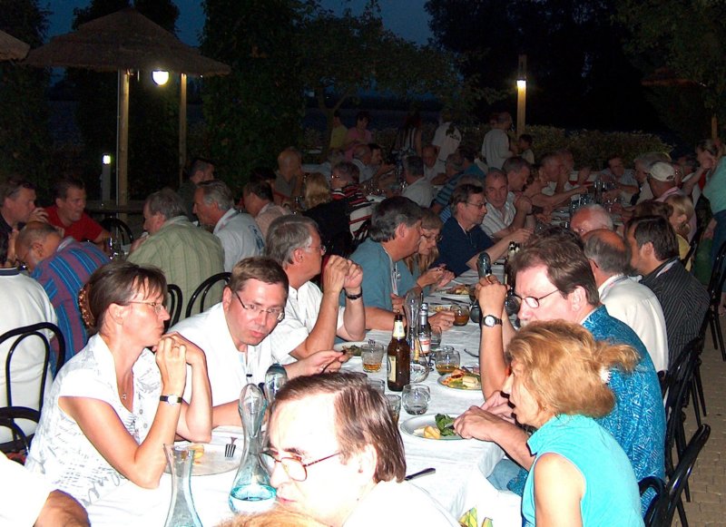 ago08cena005.jpg