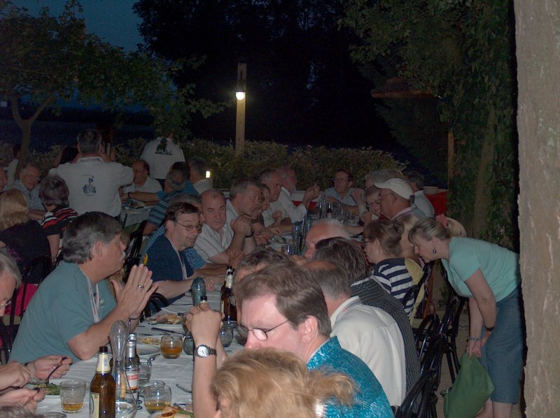 ago08cena006.jpg