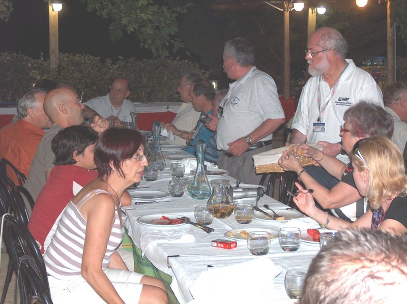 ago08cena008.jpg