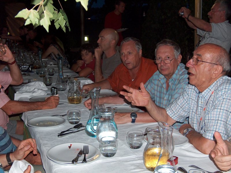 ago08cena012.jpg