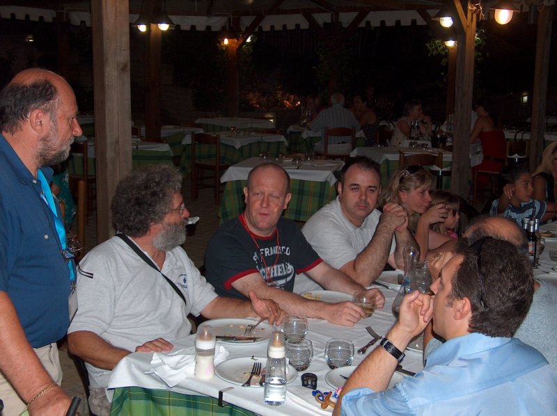 ago08cena016.jpg